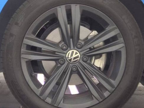Used 2024 Volkswagen Jetta SE w/ Panoramic Sunroof Package FWD image 15