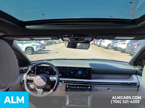 Used 2025 Hyundai Tucson Limited AWD/4WD image 23