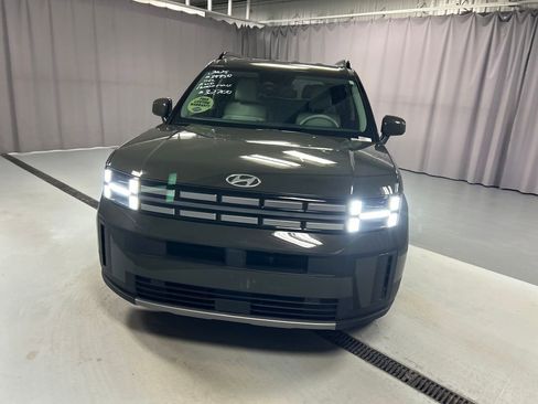 Used 2025 Hyundai Santa Fe SEL image 2