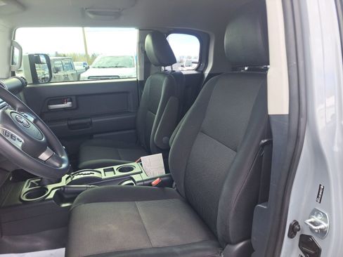 Used 2014 Toyota FJ Cruiser 4WD w/ Convenience Package image 14