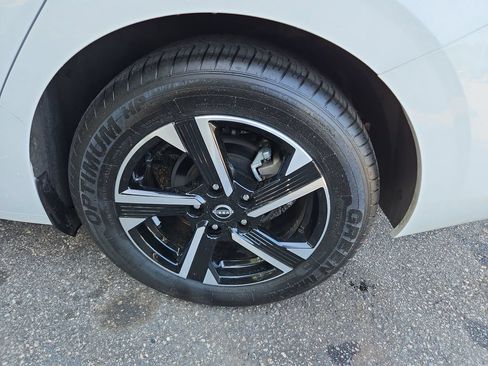Used 2024 Nissan Sentra SV FWD image 29