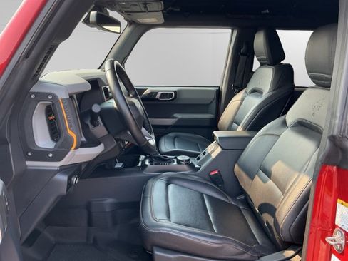 Certified 2023 Ford Bronco Badlands w/ Sasquatch Package AWD/4WD image 9