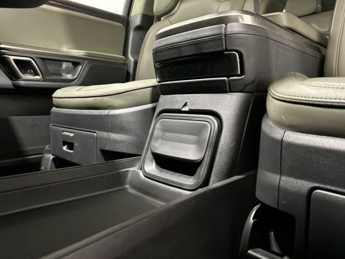 Used 2023 Rivian R1S Adventure AWD/4WD image 33