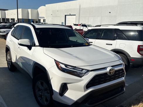 Used 2024 Toyota RAV4 XLE image 2