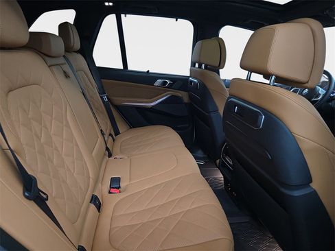Used 2024 BMW X5 M60i image 14