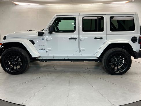 Used 2024 Jeep Wrangler Unlimited Sahara AWD/4WD image 2