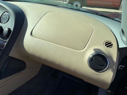Used 2006 Pontiac Solstice Convertible w/ Premium Package RWD image 18