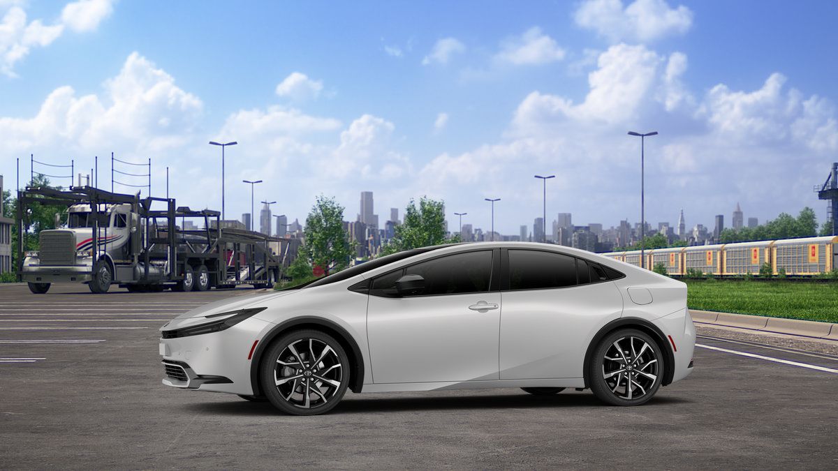 New 2027 Toyota Prius Plug-In Hybrid FWD image 5