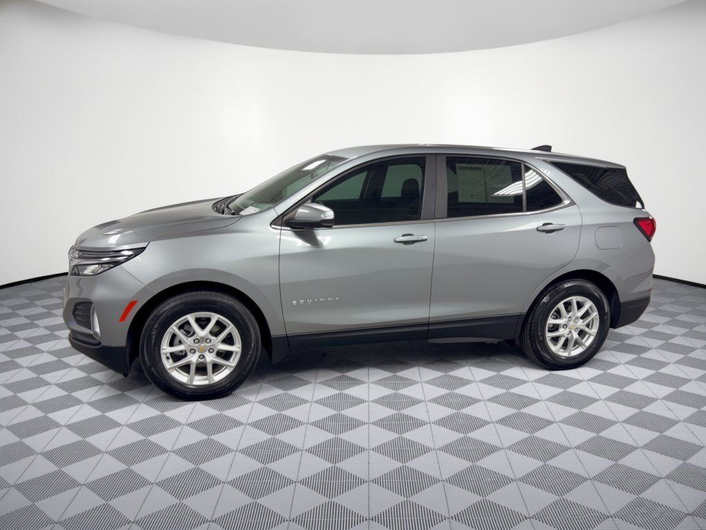 Used 2024 Chevrolet Equinox LT FWD image 2
