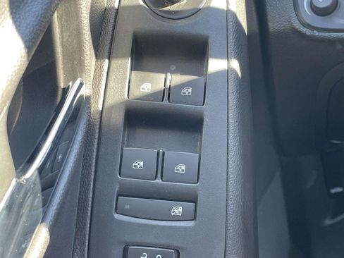 Used 2018 Chevrolet Trax LT w/ LT Convenience Package image 32