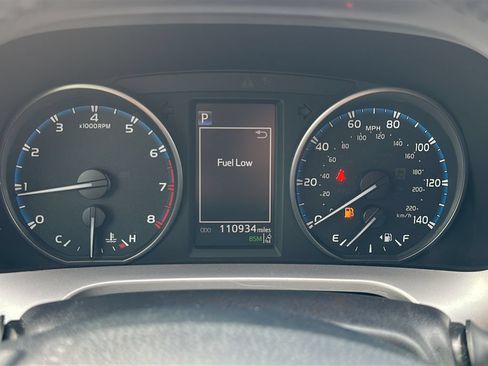 Used 2017 Toyota RAV4 XLE FWD image 23