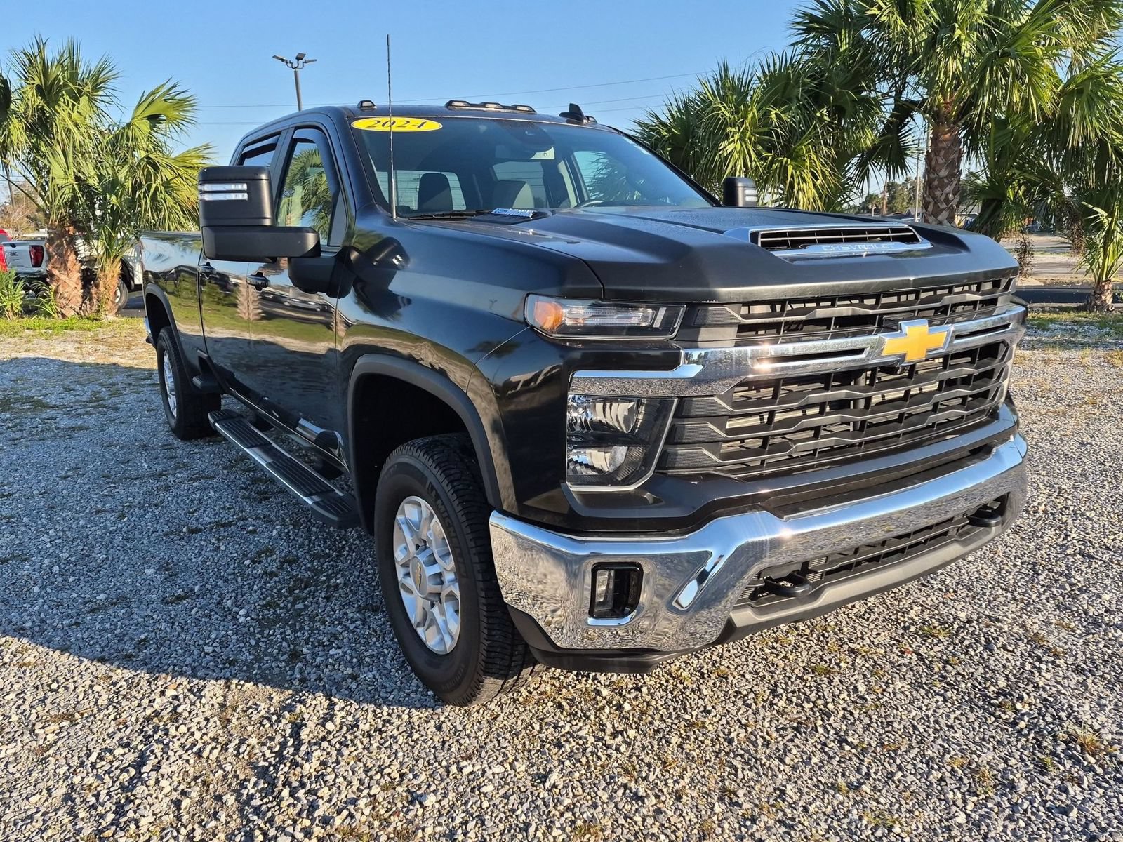 Used 2024 Chevrolet Silverado 3500 LT w/ All Star Edition AWD/4WD image 3