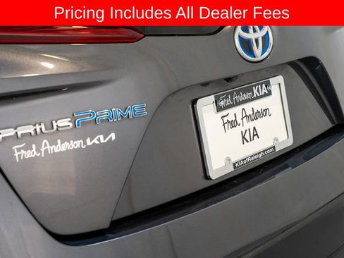 Used 2022 Toyota Prius Prime LE FWD image 6
