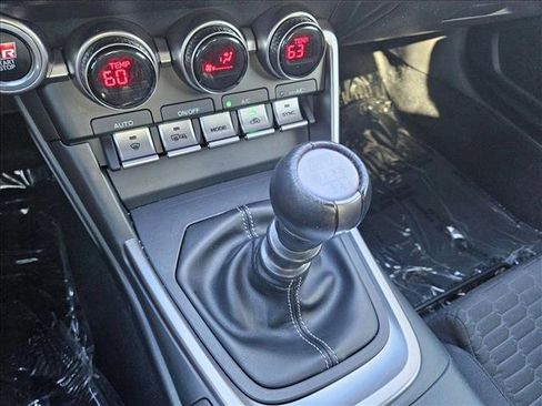 Used 2025 Toyota GR86 image 12