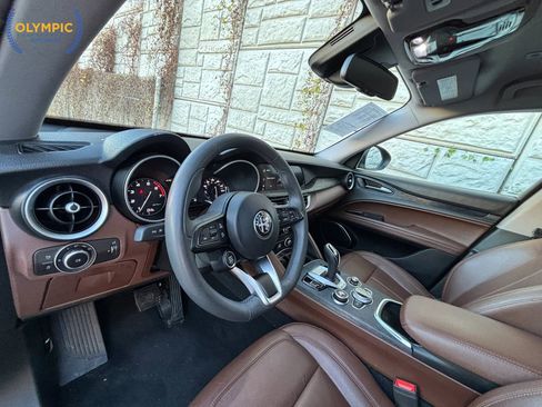 Used 2020 Alfa Romeo Stelvio image 17