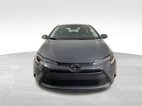 Used 2025 Toyota Corolla LE FWD image 3