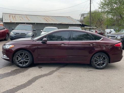 Used 2018 Ford Fusion SE w/ Equipment Group 201A image 3