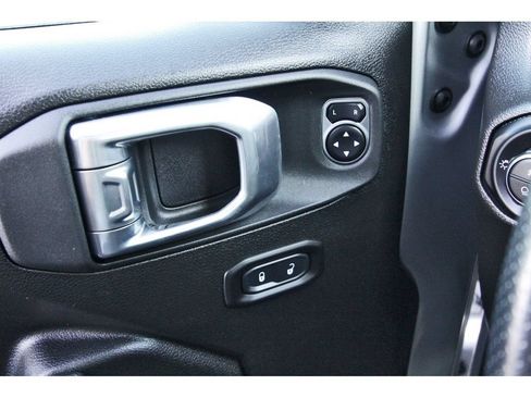 Used 2022 Jeep Gladiator Mojave w/ Cold Weather Group AWD/4WD image 21
