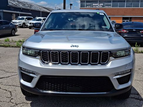 Used 2022 Jeep Grand Cherokee Limited AWD/4WD image 2
