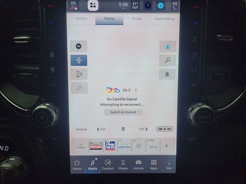 Used 2025 RAM 1500 Laramie image 25