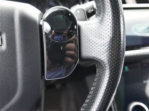 Used 2020 Land Rover Range Rover Velar S image 31