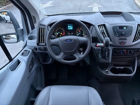 Used 2018 Ford Transit 150 XL image 39