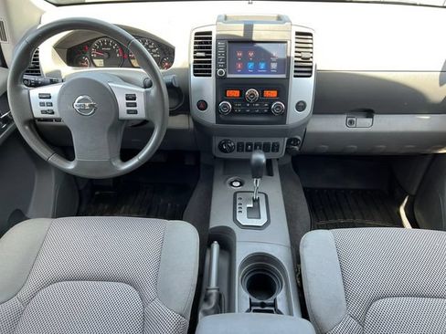Used 2020 Nissan Frontier SV w/ Midnight Edition Floor Mats AWD/4WD image 3