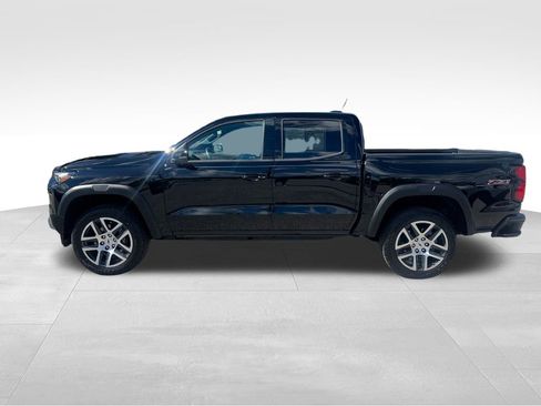 Used 2024 Chevrolet Colorado Z71 w/ Z71 Convenience Package 2 image 3