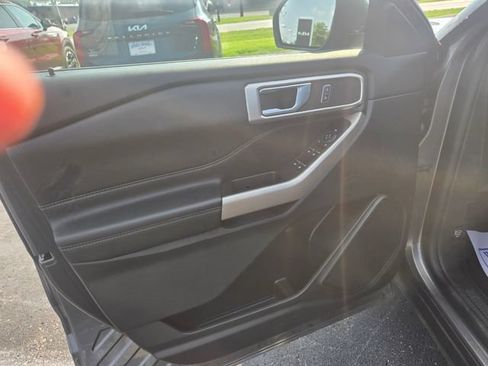 Used 2023 Ford Explorer XLT w/ Equipment Group 202A AWD/4WD image 22