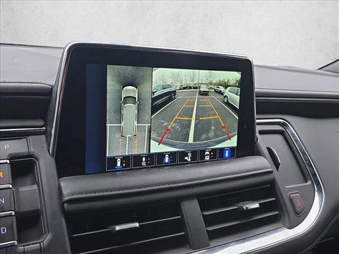 Used 2022 Chevrolet Suburban Z71 w/ Luxury Package image 13