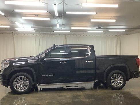 Used 2022 GMC Sierra 1500 Denali RWD image 9