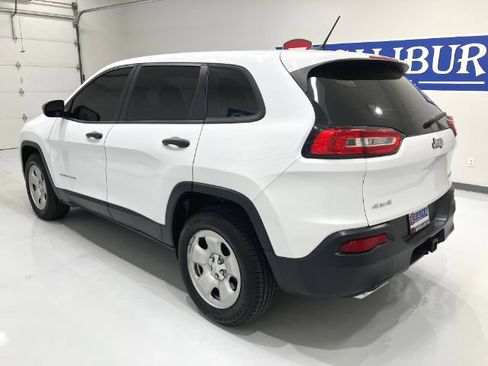 Used 2017 Jeep Cherokee Sport w/ Trailer Tow Group AWD/4WD image 10