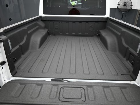 Used 2024 Jeep Gladiator Sport w/ Premium Package image 43