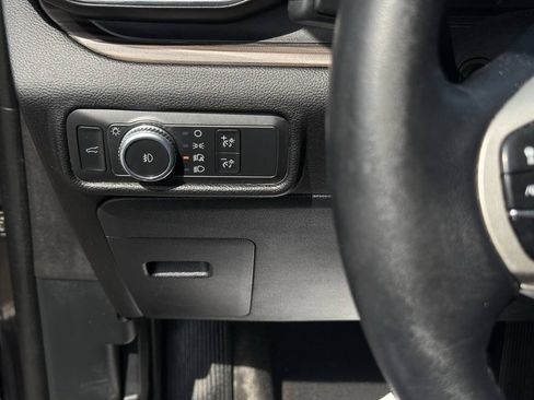 Used 2021 Ford Explorer Limited w/ Equipment Group 301A AWD/4WD image 15
