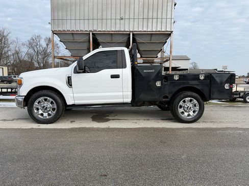 Used 2021 Ford F250 XL w/ Power Equipment Group image 2