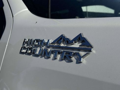 Used 2021 Chevrolet Silverado 2500 High Country w/ Z71 Off-Road Package AWD/4WD image 10