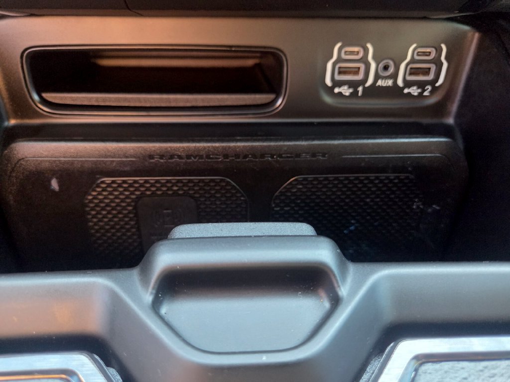 Used 2024 RAM 1500 Limited AWD/4WD image 17