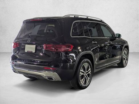 Used 2025 Mercedes-Benz GLB 250 image 4