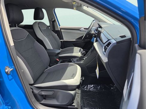 New 2026 Volkswagen Taos SE FWD image 16