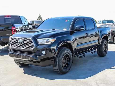 Used 2021 Toyota Tacoma TRD Sport w/ Technology Package RWD image 4