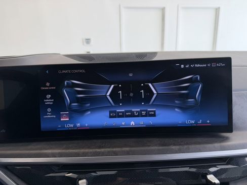 Used 2024 BMW X5 xDrive40i w/ M Sport Package image 24