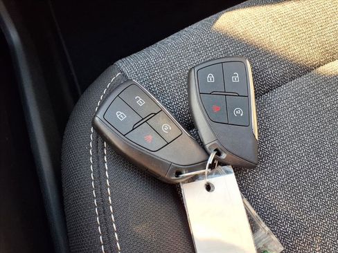 Used 2025 GMC Terrain Elevation w/ Technology Package II image 19