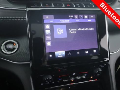 Used 2025 Jeep Grand Cherokee Laredo X image 3