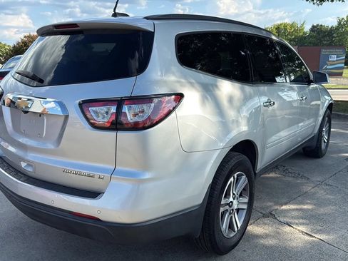 Used 2016 Chevrolet Traverse LT FWD image 5