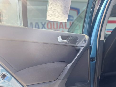 Used 2017 Volkswagen Tiguan Limited w/ Premium Package image 40