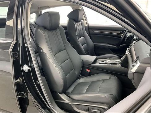 Certified 2021 Honda Accord Touring image 7
