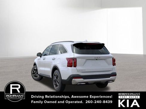 New 2026 Kia Sorento S image 4