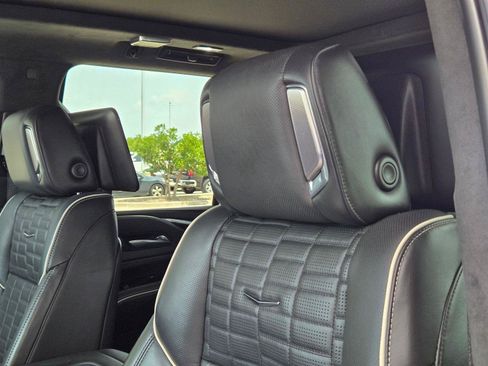 Used 2023 Cadillac Escalade V AWD/4WD image 13