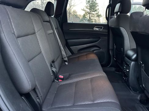 Used 2018 Jeep Grand Cherokee Laredo image 17