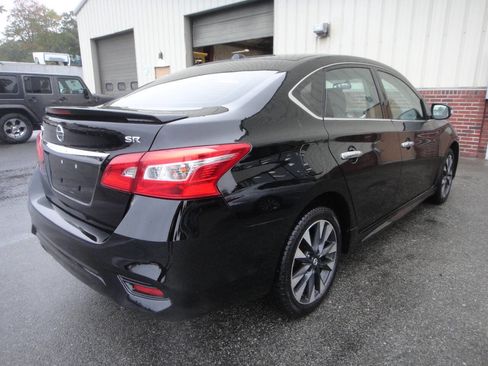 Used 2019 Nissan Sentra SR image 4